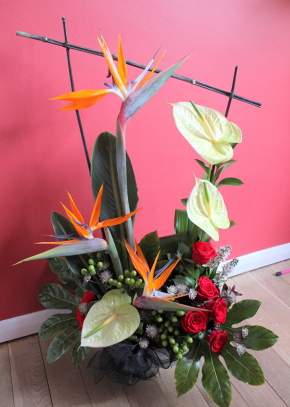 Oadby florist, Wigston florist, Leicester corporate & business flowers, contract arrangement, stralitzia, anthuriums, hypericum, roses