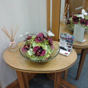 Oadby florist, Leicester Florist, Corporate flowers, Contemporary flower design, desk flowers