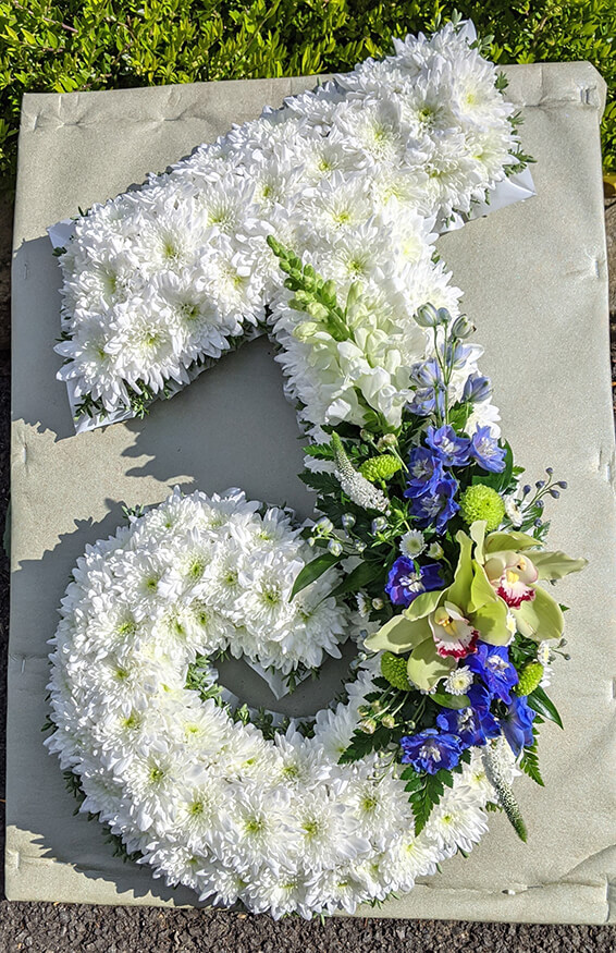 Oadby Funeral flowers, Wigston Funeral Flowers, Market Harborough Funeral Flowers, Leicester Funeral Flowers, DAD tribute, blue and white