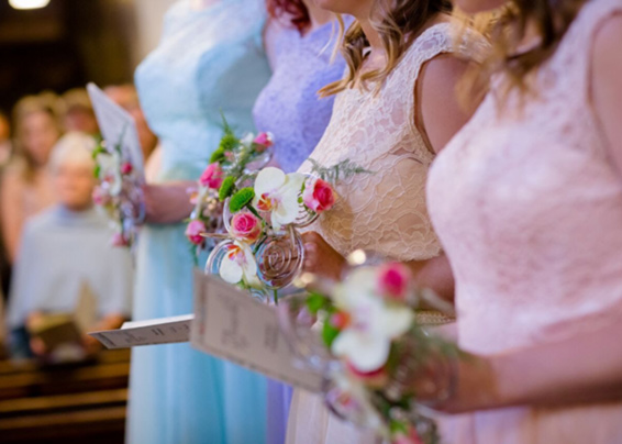 Oadby florist, Wigston Florist, Leicester wedding flowers, Contemporary bridesmaids posies in church