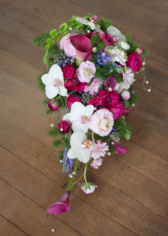 Oadby florist, Wigston Florist, Leicester Wedding flowers, Tear drop wedding bouquet, orchids, calla lilies, ranunculus, hyacinths