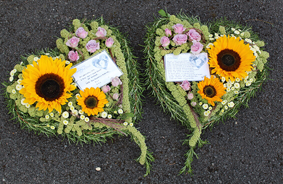 Oadby Funeral Flowers, Wigston Funeral Flowers, Twin Heart Tributes contemporary style.
