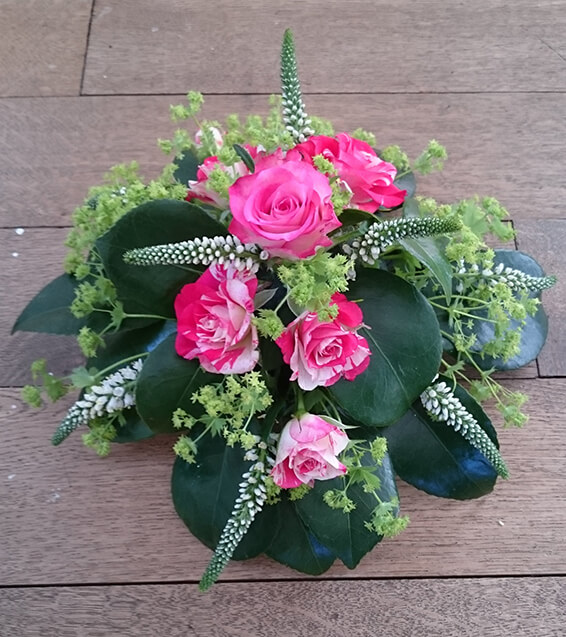 Oadby Funeral Flowers, Wigston Funeral Flowers, Market Harborough Funeral Flowers, Posy Tribute,small pink rose & white flower posy arrangement suitable for grave