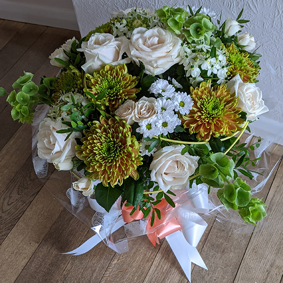 Oadby Funeral Flowers, Wigston Funeral Flowers, Market Harborough Funeral Flowers, Condolence Flower Bouquet, pastel shade flowers peaches, creams and lime green