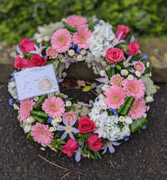 Oadby Funeral Flowers, Wigston Funeral Flowers, Market Harborough Funeral Flowers, Wreath ring Sympathy Tribute