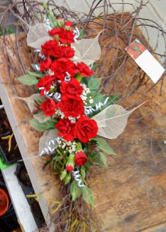 Oadby florist, Wigston florist, Leicester funeral flowers, Leicester Natural burial flowers, red heart tribute