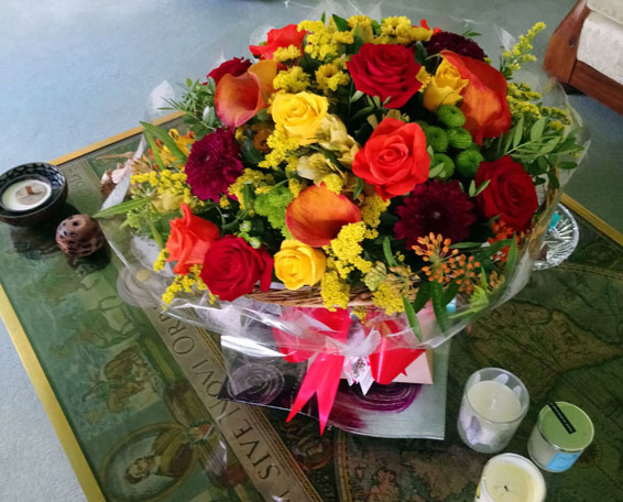 Oadby florist, Wigston florist, Mustard yellow and peach seasonal flower, round handtied bouquet