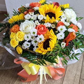 Oadby Florist, Wigston Florist, handtied bouquet, orange bloom chrysanthemums, gerbera and spray chrysanthemums