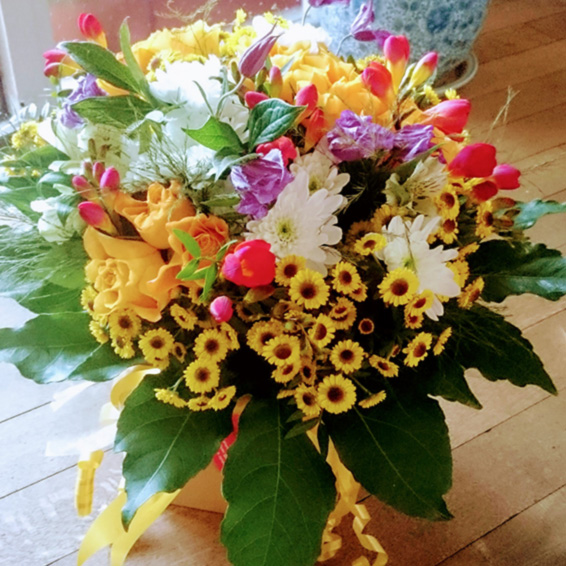 Oadby florist, Wigston florist, Large handtied bouquet with red freesias, chrysanthemums, roses, clematis